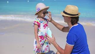 Teen Sunburns Up Melanoma Risk Teen Sunburns Up Melanoma Risk