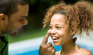 Sunscreen Use Linked to 10-fold Decrease in Melanoma Risk Sunscreen Use Linked to 10-fold Decrease in Melanoma Risk