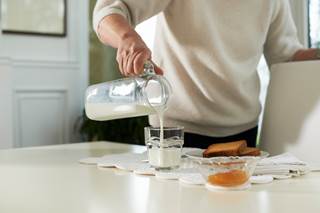 Potential link between an individual’s consumption of dairy products and their risk of gastric cance Potential link between an individual’s consumption of dairy products and their risk of gastric cance