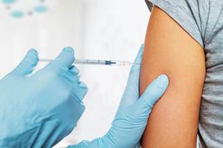 Neoadjuvant cetuximab with platinum salt and fluorouracil shows good response in elderly unresectable locally advanced non-melanoma skin cancer. Neoadjuvant cetuximab with platinum salt and fluorouracil shows good response in elderly unresectable locally advanced non-melanoma skin cancer.