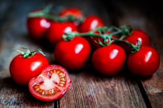 Retrospective analysis indicated a link between lycopene intake and lower risk of developing renal cell carcinoma. Retrospective analysis indicated a link between lycopene intake and lower risk of developing renal cell carcinoma.