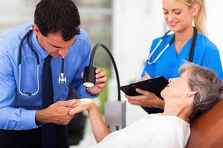 Partner-assisted skin self-examination interventions were efficacious for early detection of individuals with history of melanoma. Partner-assisted skin self-examination interventions were efficacious for early detection of individuals with history of melanoma.