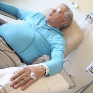 Vinflunine plus gemcitabine may be safe and effective as first-line chemotherapy in patients with advanced urothelial carcinoma. Vinflunine plus gemcitabine may be safe and effective as first-line chemotherapy in patients with advanced urothelial carcinoma.