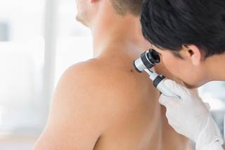 A phase 3 trial of patients with cutaneous melanoma found no difference in distant metastasis-free survival between those who underwent complete lymph node dissection and those who did not. A phase 3 trial of patients with cutaneous melanoma found no difference in distant metastasis-free survival between those who underwent complete lymph node dissection and those who did not.
