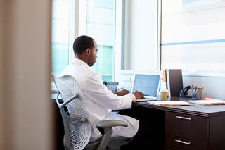 A study showed that symptom monitoring by integrating electronic patient-reported outcomes into clinical practice vs usual care extended OS by more than 5 months. A study showed that symptom monitoring by integrating electronic patient-reported outcomes into clinical practice vs usual care extended OS by more than 5 months.